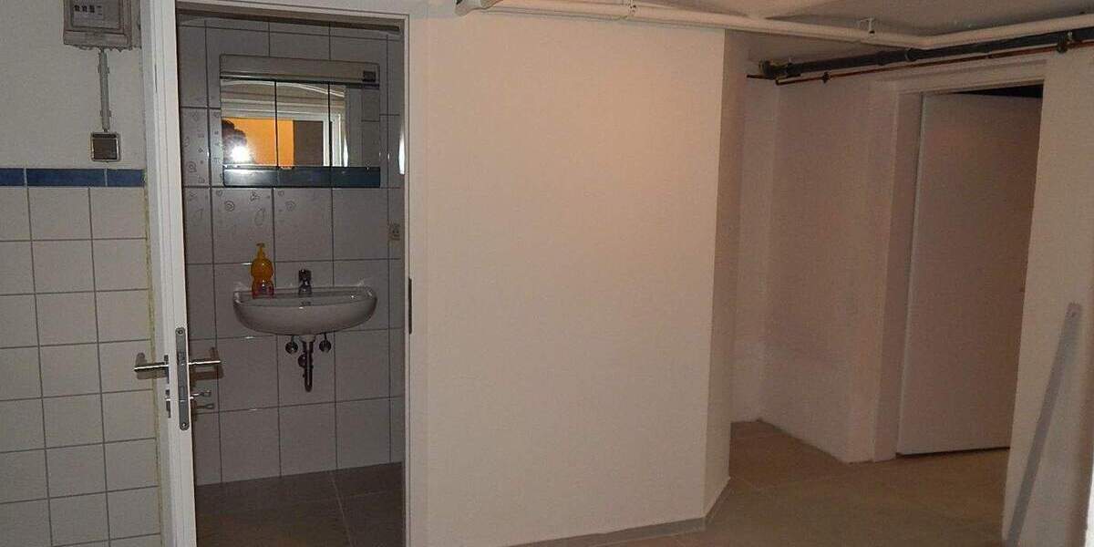 Reihenmittelhaus Göttingen Grone - 6 Zimmer, 112 m&sup2;, 1.600&euro; | Angebot:25684409