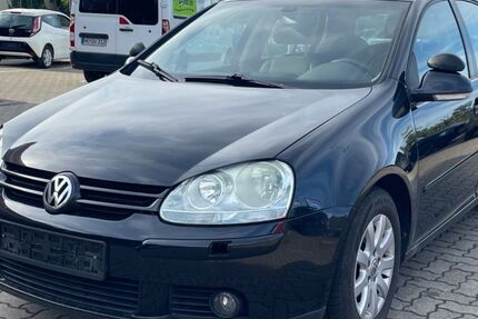VW Golf 443.451 km 2.590 € Göttingen 37081
