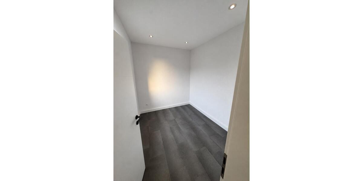 Einfamilienhaus Hardegsen - 6 Zimmer, 103 m&sup2;, 120.000&euro; | Angebot:26863451