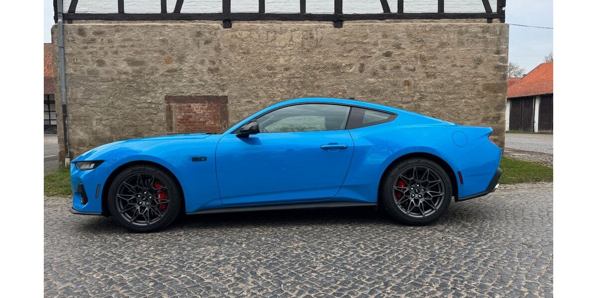 Ford Mustang 1.800 km 50.900 &euro; Northeim 37154