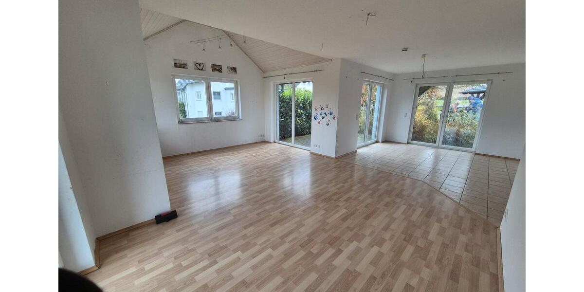 Einfamilienhaus Adelebsen - 6 Zimmer, 223 m&sup2;, 395.000&euro; | Angebot:26049180