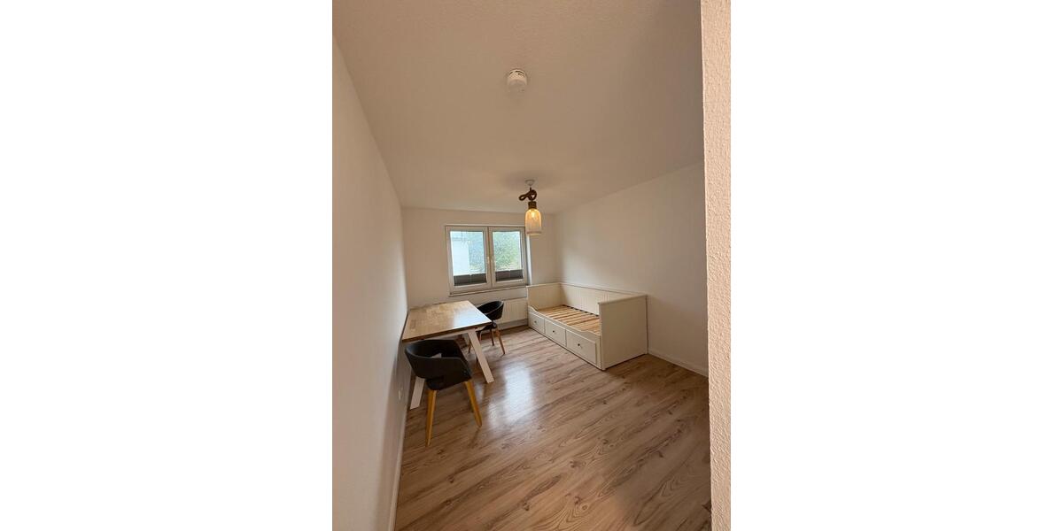 Schöne, helle 1-Zimmer-Wohnung, teilmöbliert 1 zimmer