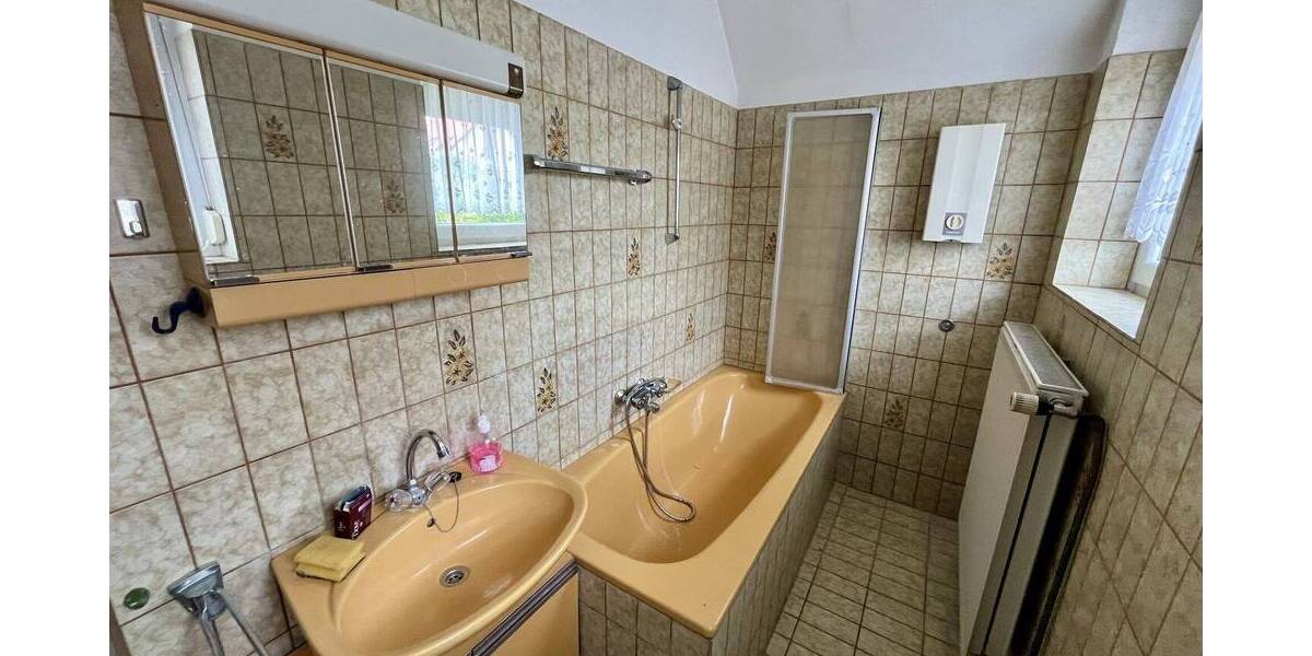 Einfamilienhaus Northeim - 7 Zimmer, 175 m&sup2;, 275.000&euro; | Angebot:26696909