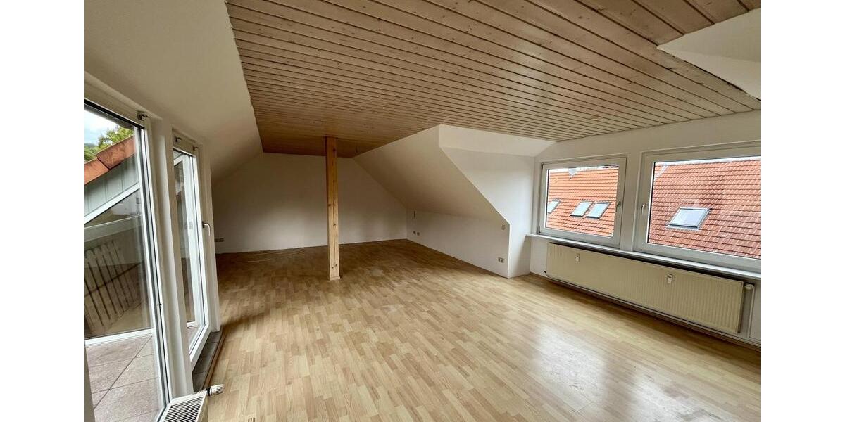 Helle Maisonette-Wohnung in Elliehausen mit Balkon und neuem Bad 3 zimmer