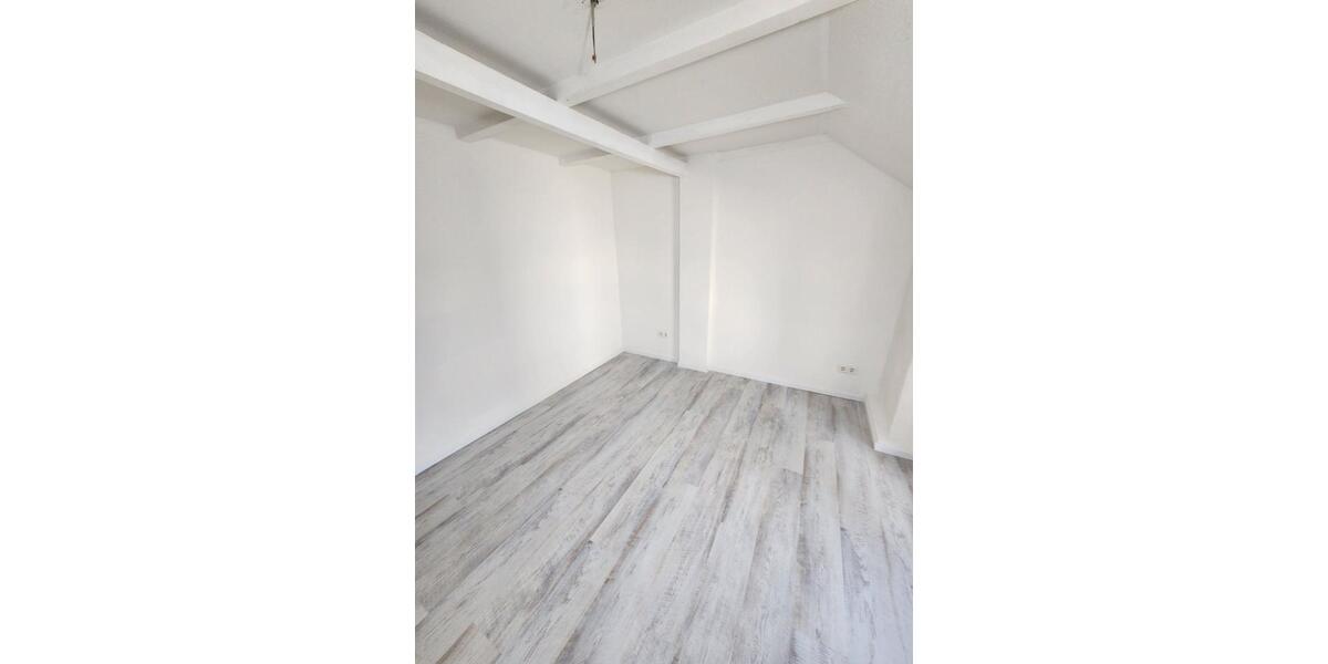 Etagenwohnung Göttingen Oststadt - 5 Zimmer, 107 m&sup2;, 1.250&euro; | Angebot:26492063