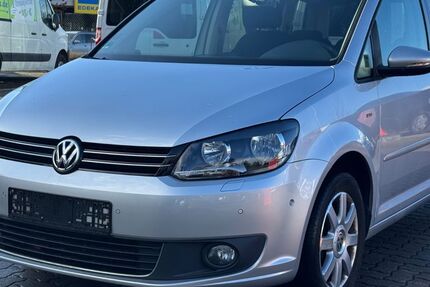 VW Touran 124.998 km 9.900 &euro; Göttingen 37081