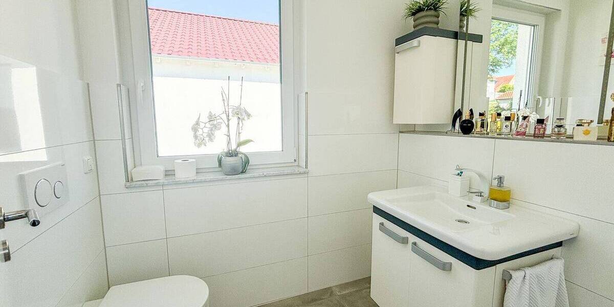 Einfamilienhaus Niedernjesa Niedernjesa - 8 Zimmer, 220 m&sup2;, 694.000&euro; | Angebot:26192134