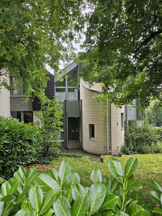 Stilvolle 3 Zi-Wohnung mit Garten & Terrasse – Erstbezug nach hochwertiger Komplettsanierung zimmer