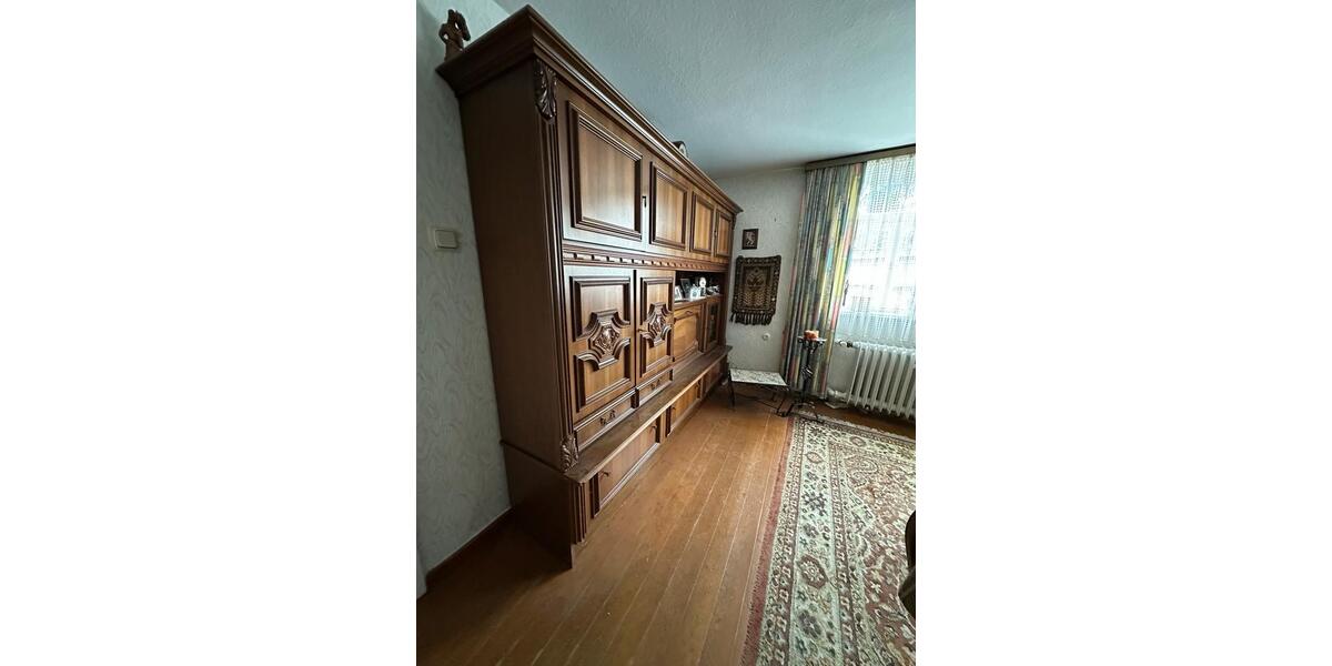 9 Zi. Haus zum mieten, 320m2, grosse Scheune 9 zimmer