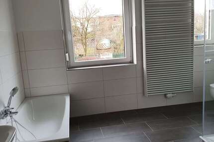 Wohnung zum Mieten in Schönebeck 438 € 62.5 m²