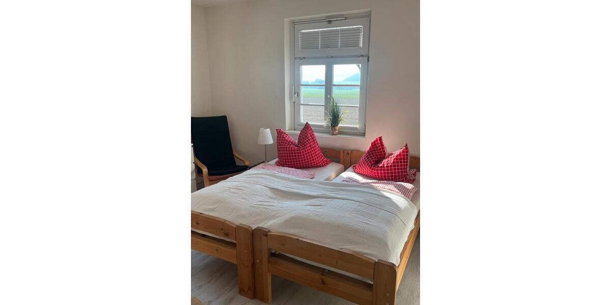 Erdgeschoßwohnung Friedland - 4 Zimmer, 120 m&sup2;, 150&euro; | Angebot:26090975
