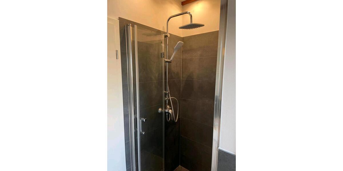 Wunderschöne ruhige 2-Z.-Whg. (65qm) mit Einbauküche u. Sofaecke 1 zimmer