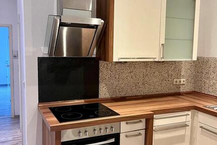 Moderne frisch sanierte 2,5 ZKB in zentraler Lage 2.5 zimmer