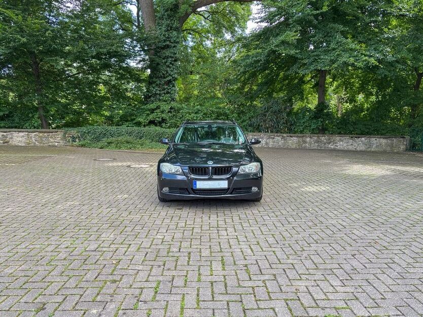 320