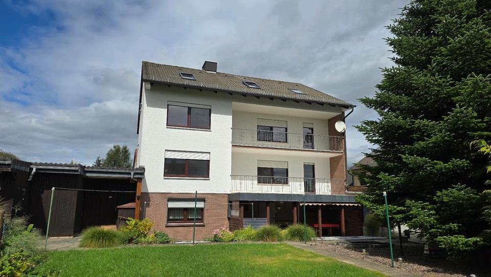 wunderschöne 3 Zimmer-Wohnung, Küche, Bad, Balkon, Kellerraum