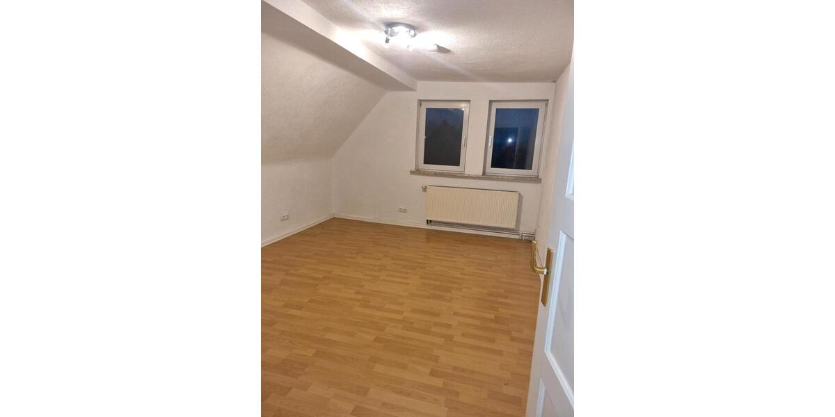 Etagenwohnung Dransfeld - 9 Zimmer, 146 m&sup2;, 1.050&euro; | Angebot:26183814