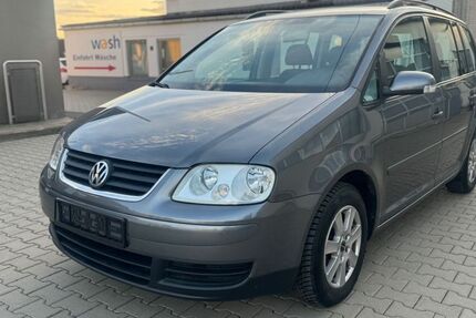 VW Touran 249.000 km 2.899 &euro; Nörten Hardenberg 37176