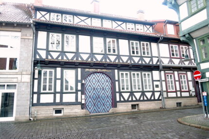 Gewerbefläche mit Lagerräumen und zwei Tiefgaragenstellplätze in der Innenstadt