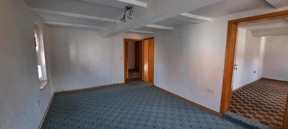Bauernhaus, Landhaus Dransfeld - 8 Zimmer, 220 m&sup2;, 250.000&euro; | Angebot:27084190