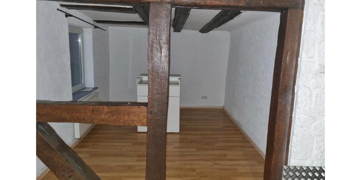 Etagenwohnung Dransfeld - 9 Zimmer, 146 m&sup2;, 1.050&euro; | Angebot:26183814