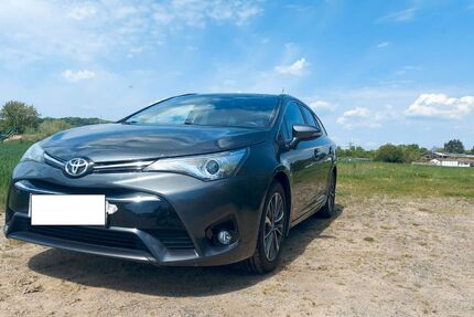 Toyota Avensis 112.500 km 13.200 &euro; Göttingen 37079