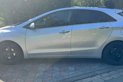 Hyundai i30 176.000 km 7.000 € Waake 37136