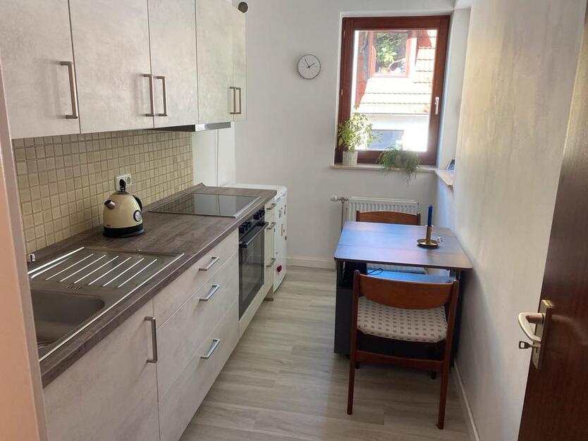 2 Zi, Einbauküche, Bad, Balkon Ostviertel