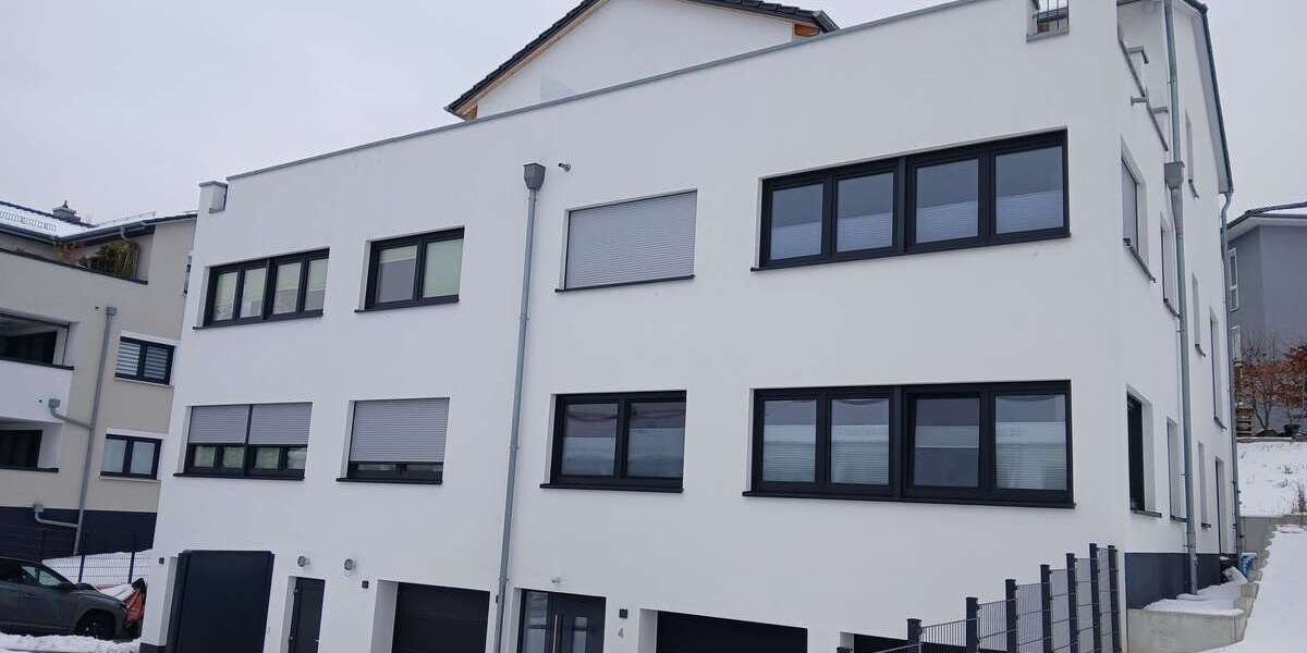 Etagenwohnung Bovenden - 3 Zimmer, 82 m&sup2;, 1.150&euro; | Angebot:24755922