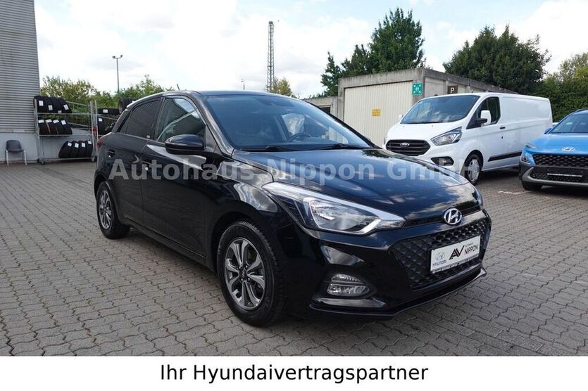 i20