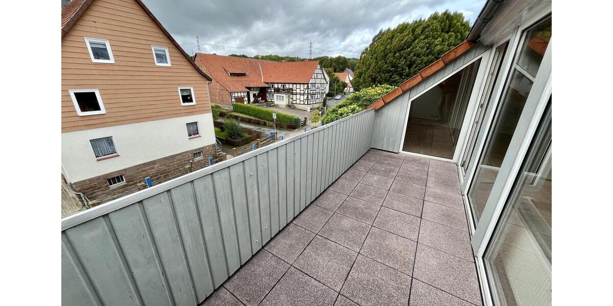 Helle Maisonette-Wohnung in Elliehausen mit Balkon und neuem Bad 3 zimmer