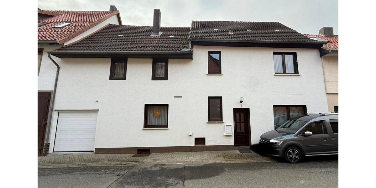 Schnäpchen Großes Wohnhaus Wohnung mit Garage und zusätzlicher Nutzfläche 10 zimmer