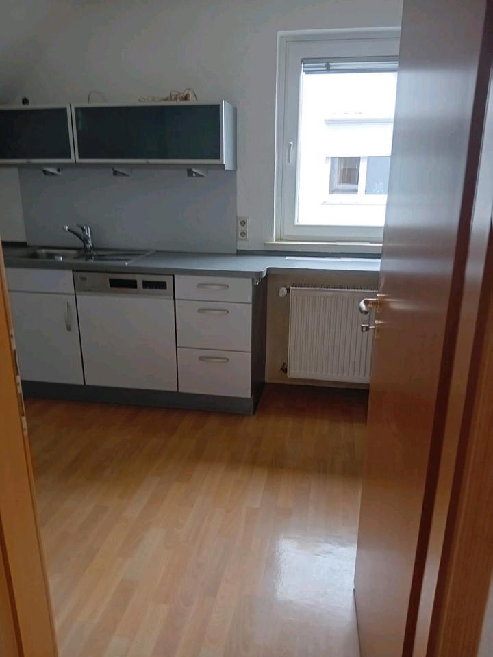 Helle 4-Zimmer Wohnung mit Balkon und Garage im Ostviertel zimmer