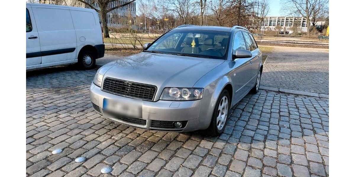 Audi A4 220.000 km 2.000 &euro; Roringen 37077