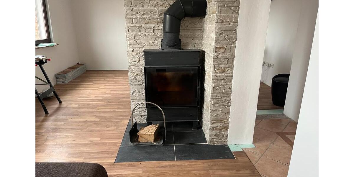 Freistehendes Einfamilienhaus mit großen Garten am Hang 4 zimmer