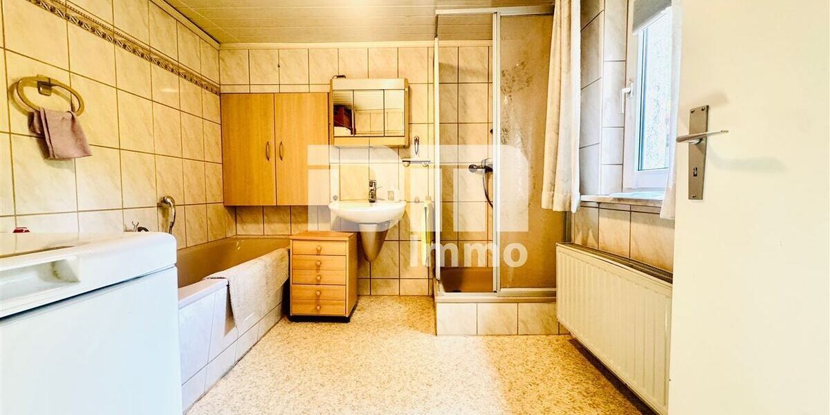 Großzügiges Einfamilienhaus mit moderner Heizung + Kachelofen in Arenshausen - Einfamilienhaus Arenshausen | Angebot:27055117