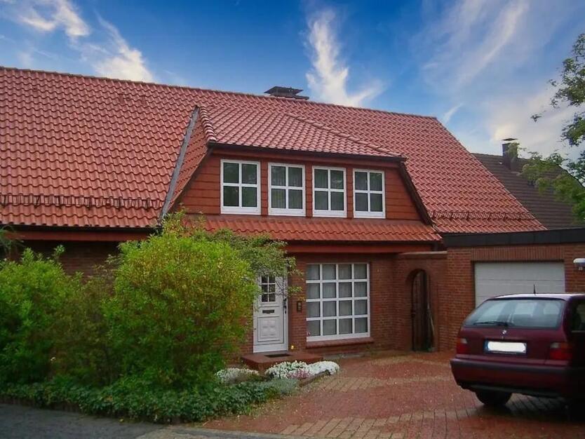 Repräsentatives Zweifamilienhaus - nahe Uni-Nord und Kliniken