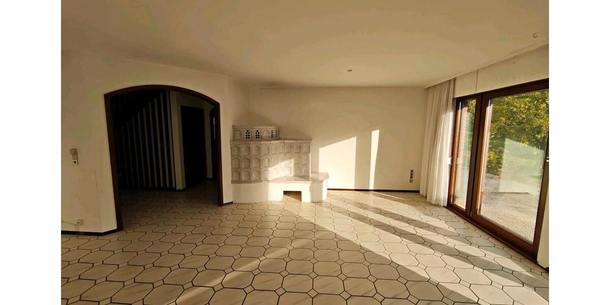 freistehendes Einfamilienhaus, 150 qm Wf. mit traumhaftem Garten 5 zimmer