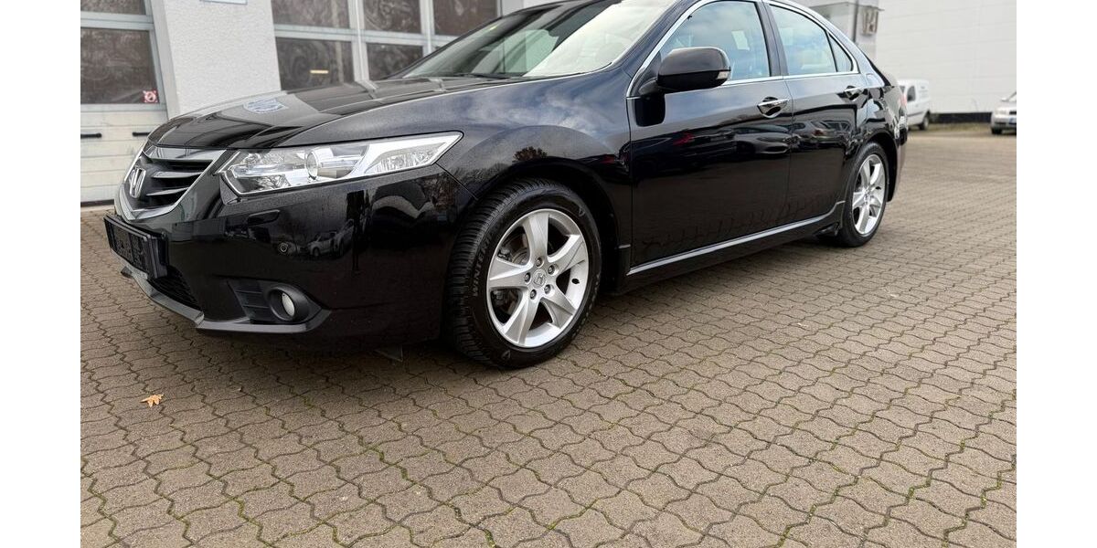 Honda Accord 226.200 km 8.990 € Göttingen 37081