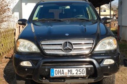 Mercedes-Benz ML 400 270.000 km 3.250 € Hattorf 37197