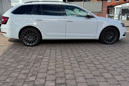 Skoda Octavia 141.000 km 14.049 € Einbeck 37574