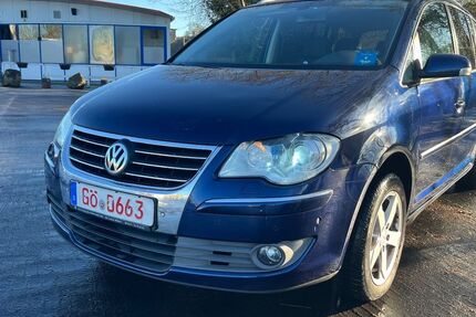 VW Touran 227.000 km 2.400 &euro; Göttingen 37081