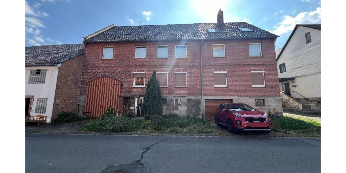 Großzügiges Zweifamilienhaus mit Potential in Witzenhausen-Hundelshausen 8 zimmer
