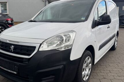 Peugeot Partner 220.000 km 4.300 &euro; Northeim 37154